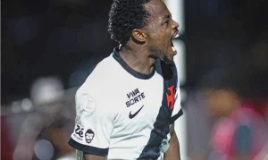 Vasco x Palmeiras na Copa do Brasil: Cruzmaltino supera o Vitória, Verdão empata com Santos e Gigantes se enfrentam na semifinal