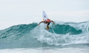 Mundial de Surfe: WSL Exclui Etapa de Abu Dhabi do Calendário 2025 Devido a Conflito e Logística