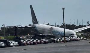 Avião de Carga da Amazon Prime Air Cai em Miami: 5 Mortos, 3 em Estado Crítico e Investigação em Andamento