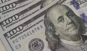 Dólar Mergulha para R$ 5,08: Tensão no Oriente Médio Impulsiona Petróleo e Bolsa Brasileira Atinge Pico de 3 Meses