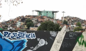Voto Consciente: Educação e Oportunidades Moldam Escolhas de Moradores de Favelas do Rio nas Eleições