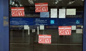 Bancários da Caixa Mantêm Greve Nacional: Saiba os Motivos e o Impacto no seu Dinheiro