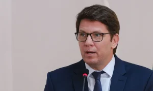 Mário Frias é apontado por Dino em despacho como líder em desvio de emendas para filme sobre Bolsonaro e ligações com PCC