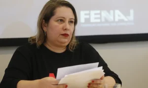 Fenaj alerta: ‘TikTokização’ e crise sufocam propostas de campanha, esvaziando debate eleitoral no Brasil