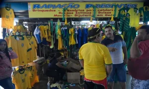 Vendas no Comércio Brasileiro Recuam 0,8% em Julho Após “Ressaca” da Copa do Mundo, Indicando Desaceleração