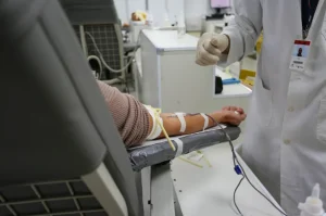 Alerta Pró-Sangue: Estoques em Queda Urgente! Tipos O+, O-, B- e A- Precisam de Sua Doação Imediata para Salvar Vidas