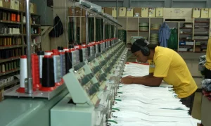 Economia Brasileira Recua 0,4% em Julho, Segundo Monitor do PIB da FGV; Juros e Cenário Externo Desafiam Crescimento