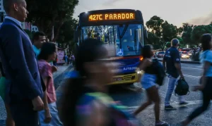 Solidão e Exaustão Disparam Abstenção Eleitoral: Pesquisa Revela Ligação Inédita com Falta de Vínculos e Dependência Digital