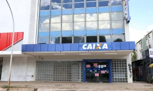 Trabalhadores da Caixa decidem fim da greve na segunda-feira (21) após nova proposta sobre o plano de saúde e bônus