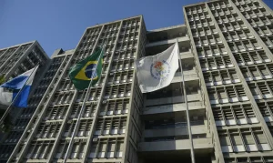 Justiça Eleva Indenização por Racismo na Uerj: Vítimas de Discriminação Racial Receberão R$ 35 Mil