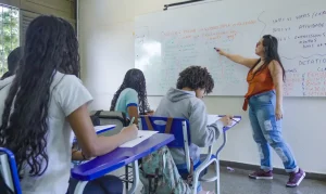 Aulas em Escolas Privadas do DF: Mudança no Decreto Eleitoral Garante Funcionamento Normal para Quem Não For Local de Votação