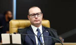 Zanin aciona Anatel e pede internet móvel liberada para todos nas eleições; veja o prazo