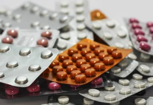 Polifarmácia em Idosos: Alerta Médico Revela Riscos do Uso Excessivo de Remédios para Envelhecer Bem