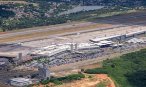 Caos em Confins: Aeroporto de BH reabre após interdição na pista e 45 voos cancelados neste sábado