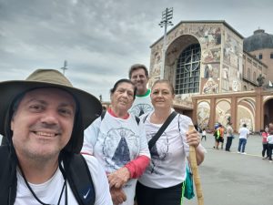 Aos 88 anos, moradora de Arujá  percorre 150 km até o Santuário Nacional de Aparecida