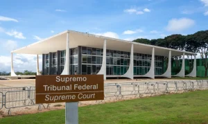 Homem é Preso em Tentativa de Invasão à Sede do STF em Brasília; Mochila Gerou Alerta de Bomba