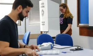 Eleitor que faltou ao 1º turno pode votar no 2º? Saiba como regularizar e evitar multa eleitoral