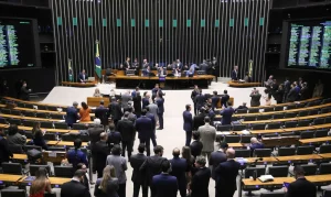 Mulheres na Política: Bancada Feminina Histórica no Congresso Nacional Aumenta, Mas Equidade e Representatividade Negra Enfrentam Desafios