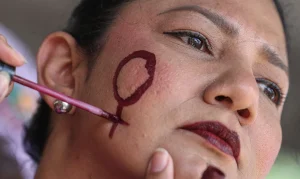Agressões Políticas de Gênero Disparam em Mês de Luta Contra Violência à Mulher: Mulheres Pretas e Pardas São as Principais Vítimas