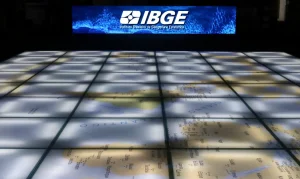 IBGE abre 325 vagas temporárias para pesquisas por telefone: saiba como participar e os requisitos para o cargo