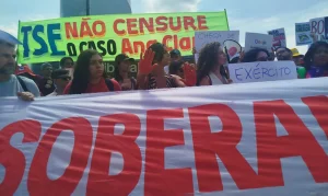 Ana Clara: Ativistas Protestam no TSE Contra Decisão de Ministro que Suspendou Vídeo Polêmico