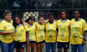 Ex-jogadoras da Seleção Brasileira Inspiram Meninas em Escolas do Rio com o Programa Pioneiras nas Escolas