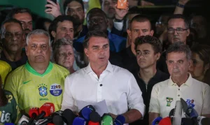 Flávio Bolsonaro não reconhece eleição de Lula e promete anulação judicial do pleito após decisão do STF