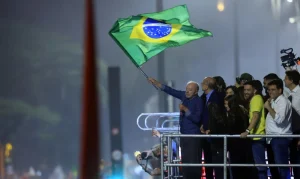 Lula pede Hino da Independência em festa da vitória: “Não cabemos no quintal de ninguém”
