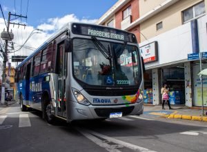 Ônibus - Dayane Oliveira